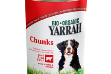 Biologische Brokjes Rund Kip met brandnetel & tomaten voor honden Blik (Yarrah, 400 gram)